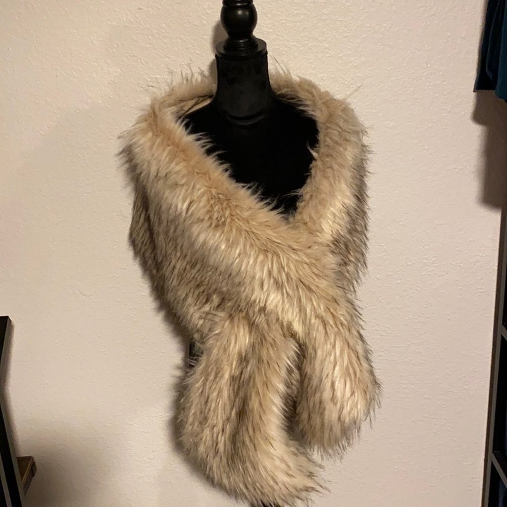 Bridal Faux-Fur Wrap Blush Beige and Brown